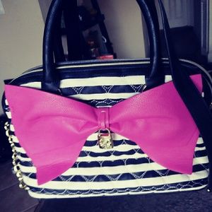 SOLD. NWOT Betsey Johnson large bow bag